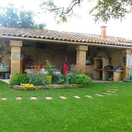 Les Croisees Bed & Breakfast Castillon-du-Gard Eksteriør bilde